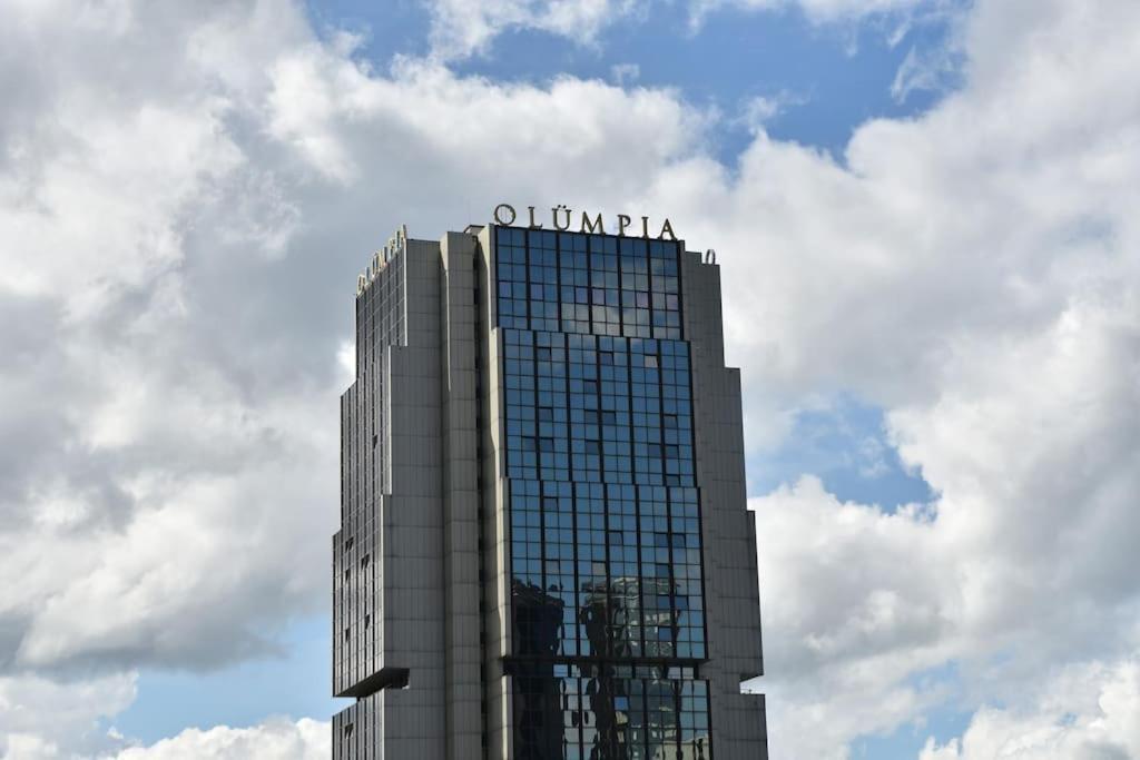 Kahe Magamistoaga Ja Suure Elutoaga 3-Toaline Korter Vaatega Tallinna Aerikeskusele Exteriör bild