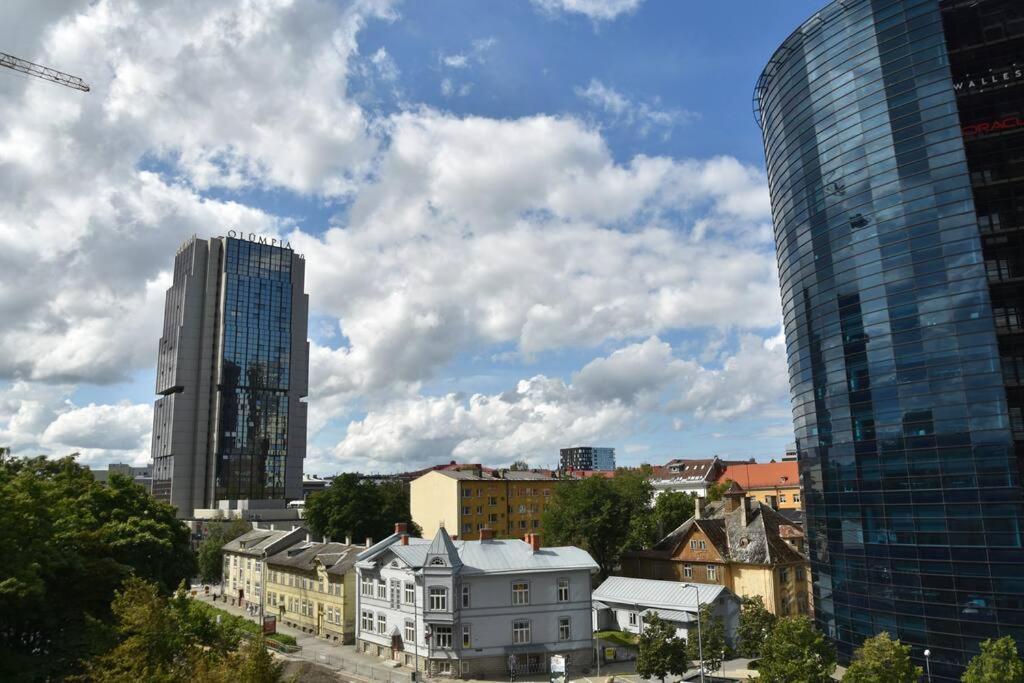 Kahe Magamistoaga Ja Suure Elutoaga 3-Toaline Korter Vaatega Tallinna Aerikeskusele Exteriör bild